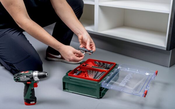 METABO PowerMaxx BS Şarjlı Matkap 12 Volt + 41 Parça Aksesuar Seti  600080710