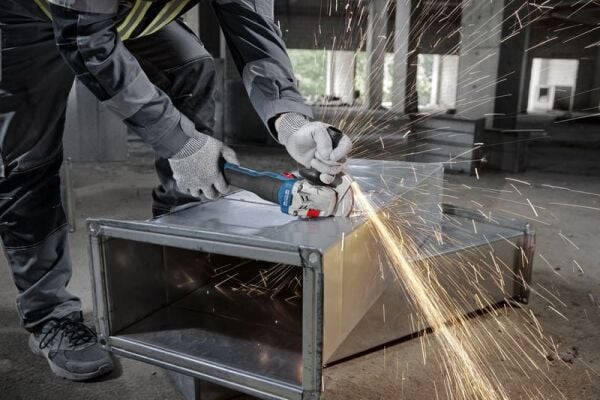 BOSCH GWS 18V-8 Tek Akülü Avuç Taşlama Makinası 18 Volt 4 Ah