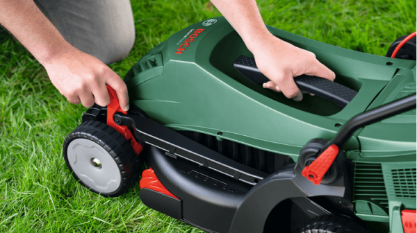 BOSCH Universal Rotak 34-405 Elektrikli Çim Biçme Makinası 34 Cm Bıçaklı 1300 Watt