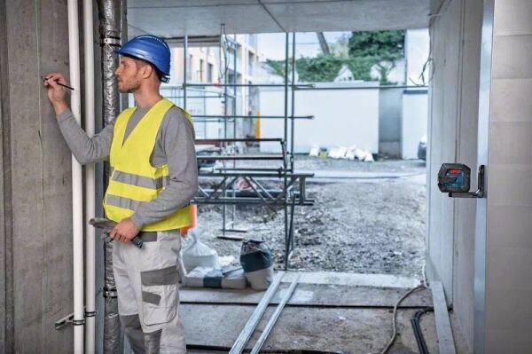 BOSCH GLL 2-15 G Çapraz Çizgili Yeşil Lazer Terazi Plastik Çantalı