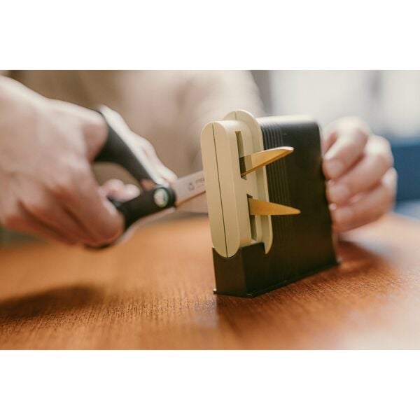 FISKARS Tırtıklı Bahçe Makası 21 Cm (111010)