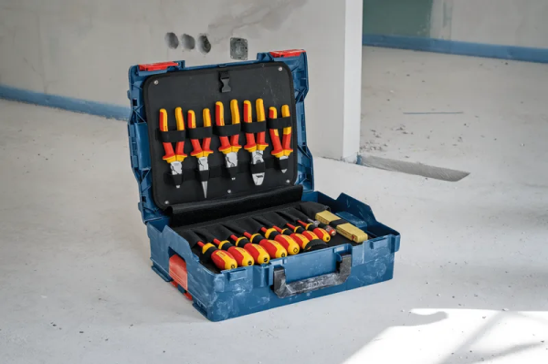 BOSCH Profesyonel 1000 Volt İzoleli 37 Parça El Aleti Seti Çantalı (1600A02NG4)