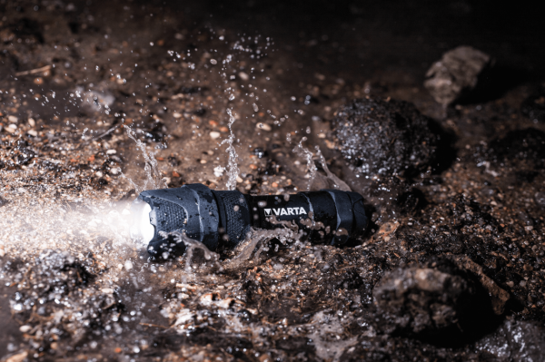 VARTA Indestructible F10 Pro Led El Feneri (18710101421)