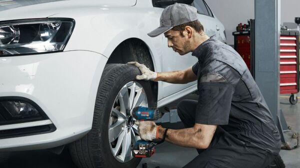 BOSCH GDS 18 V-400 Şarjlı Somun Sıkma 18 Volt 5.0 Amper Çift Akülü