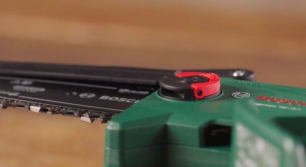 BOSCH EasyChain 18V-15-7 Şarjlı Zincirli Budama Makinası 18 Volt