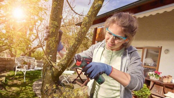 BOSCH EasyCut 12 Akülü Nanoblade Testere 12 Volt