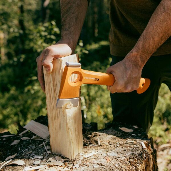 FISKARS X13 Ultra Hafif Kamp Baltası (1069101)