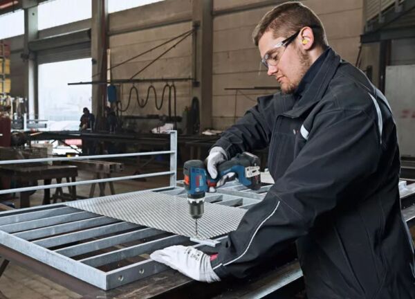 BOSCH GSB 18V-65 Akülü Darbeli Matkap 18 Volt-Kömürsüz (Akü ve Şarj Aleti Hariç)