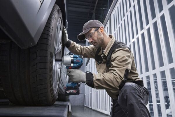 BOSCH GDS 18V-780 Şarjlı Somun Sıkma Makinası 780 Nm 18 Volt (Akü ve Şarj Aleti Hariç)