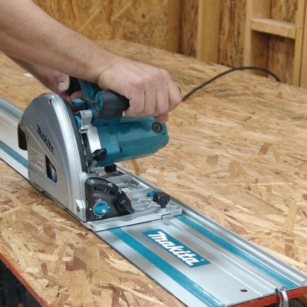 MAKİTA SP6000 Dalma Tip Daire Testere Makinası 165 mm Testereli