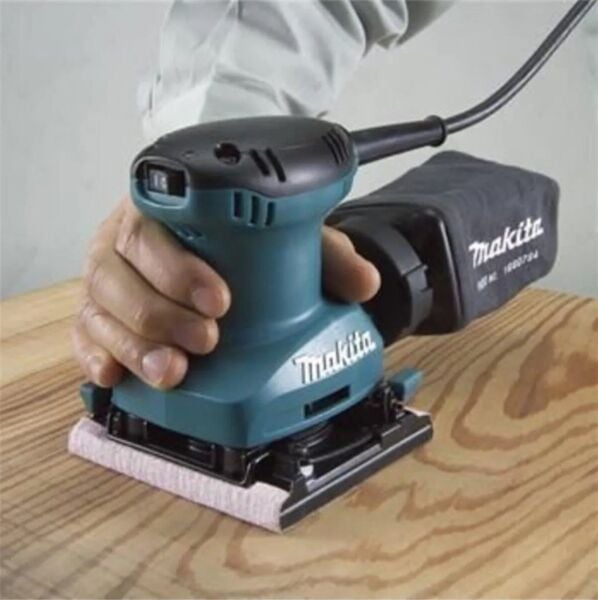 MAKİTA BO 4557 Titreşimli Zımpara Makinası 180 Watt