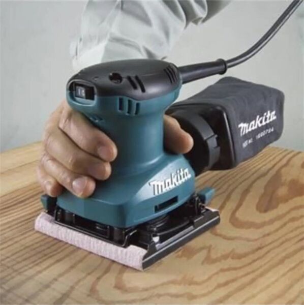 MAKİTA BO 4557 Titreşimli Zımpara Makinası 180 Watt