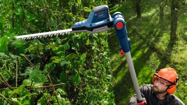 BOSCH GHE 18V-50 TP Şarjlı Teleskopik Çit Kesme 50 cm ( Akü Ve Şarj Cihazı Hariç)