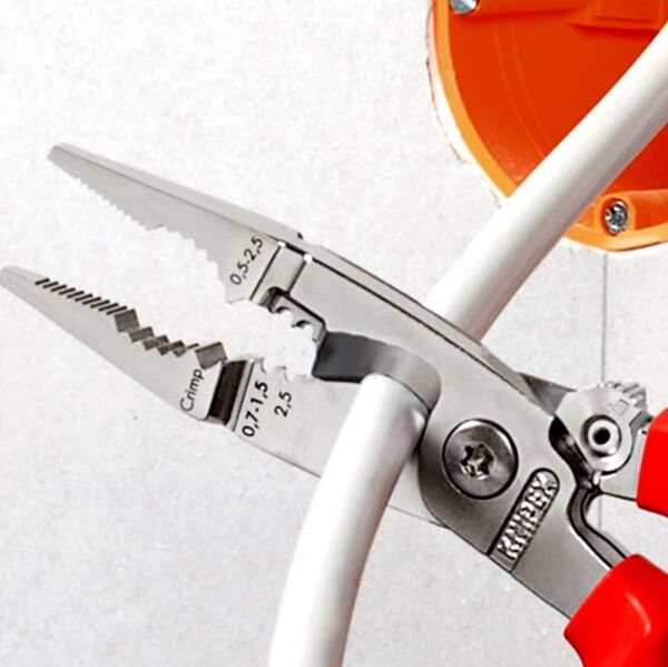 KNIPEX VDE 1000 Volt Çok Fonksiyonlu Elektrikçi Pensesi (1386200)