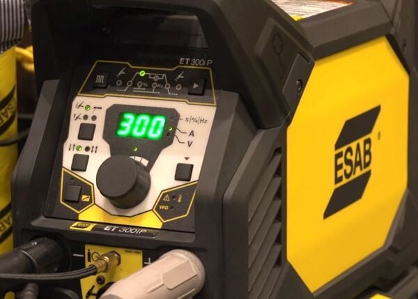 ESAB Renegade ET 300 IP Pulse'lı Argon - Tig Kaynak Makinası 300 Amper 220 - 480 Volt