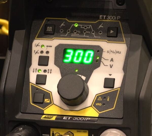 ESAB Renegade ET 300 IP Pulse'lı Argon - Tig Kaynak Makinası 300 Amper 220 - 480 Volt