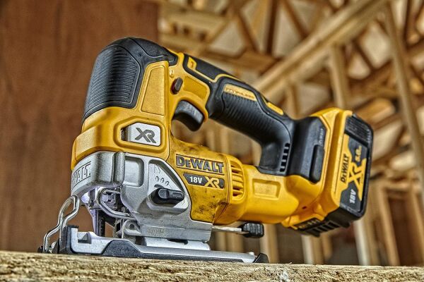 Dewalt DCS334NT-XJ 18V Dekupaj Testere (Akü Hariç)