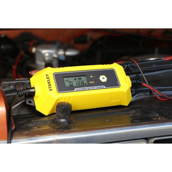 STANLEY SXA25 Dijital Göstergeli Akü Şarj ve Bakım Aleti 6V 120 Amper