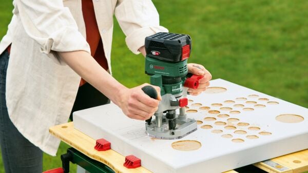 BOSCH AdvancedTrimRouter 18V-8 Combi Akülü Freze Makinası Seti (Akü ve Şarj Aleti Hariç)