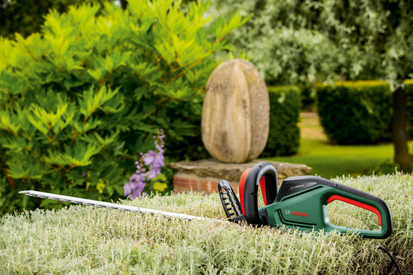 BOSCH Universal HedgeCut 60 Çit Kesme Makinası