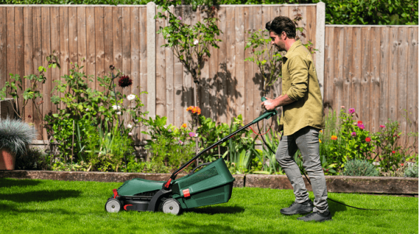 BOSCH Universal Rotak 37-555 Elektrikli Çim Biçme Makinası 37 Cm Bıçaklı 1400 Watt