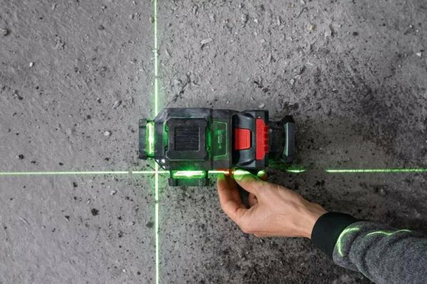 BOSCH GLL 18V-120-33 CG Akülü Yeşil Lazer Terazi 3x360 Derece (Akü ve Şarj Aleti Hariç)