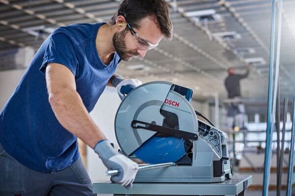 BOSCH Expert Metal 305x2.6x25.4 mm 80 Diş Elmas Uçlu Metal Kesme Daire Testeresi (2608643061)